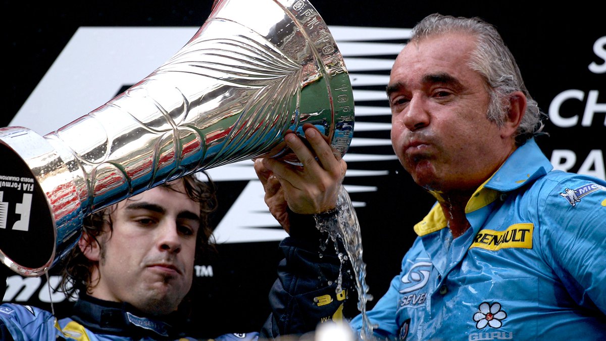 RubCanales's tweet photo. 💥 Flavio Briatore: "NO SÉ POR QUÉ NO GANAMOS. YA LO HEMOS HECHO ANTES (en 2005 y 2006). TENEMOS TODO PARA VOLVER A HACERLO".

➡️ "El acuerdo que hemos firmado con Mercedes es excelente porque hemos elegido al socio adecuado. Además, estamos invirtiendo muchísimo dinero en las infraestructuras de la fábrica".

➡️ "Lo tenemos todo. Ahora debemos unir las piezas del puzle. Para conseguirlo tenemos que ser un poco más creativos de lo que somos ahora y asumir más riesgos de los que estamos asumiendo en estos momentos".

➡️ "Estoy convencido de que este equipo puede hacerlo. No sé por qué no ganamos. No sé por qué no podemos batir a McLaren. ¡No sé por qué no podemos batir a Ferrari! Ya lo hemos hecho antes. La única cuestión es creer en lo que hacemos y competir de tú a tú con ellos".

(@wearetherace) #F1 🇫🇷🏆