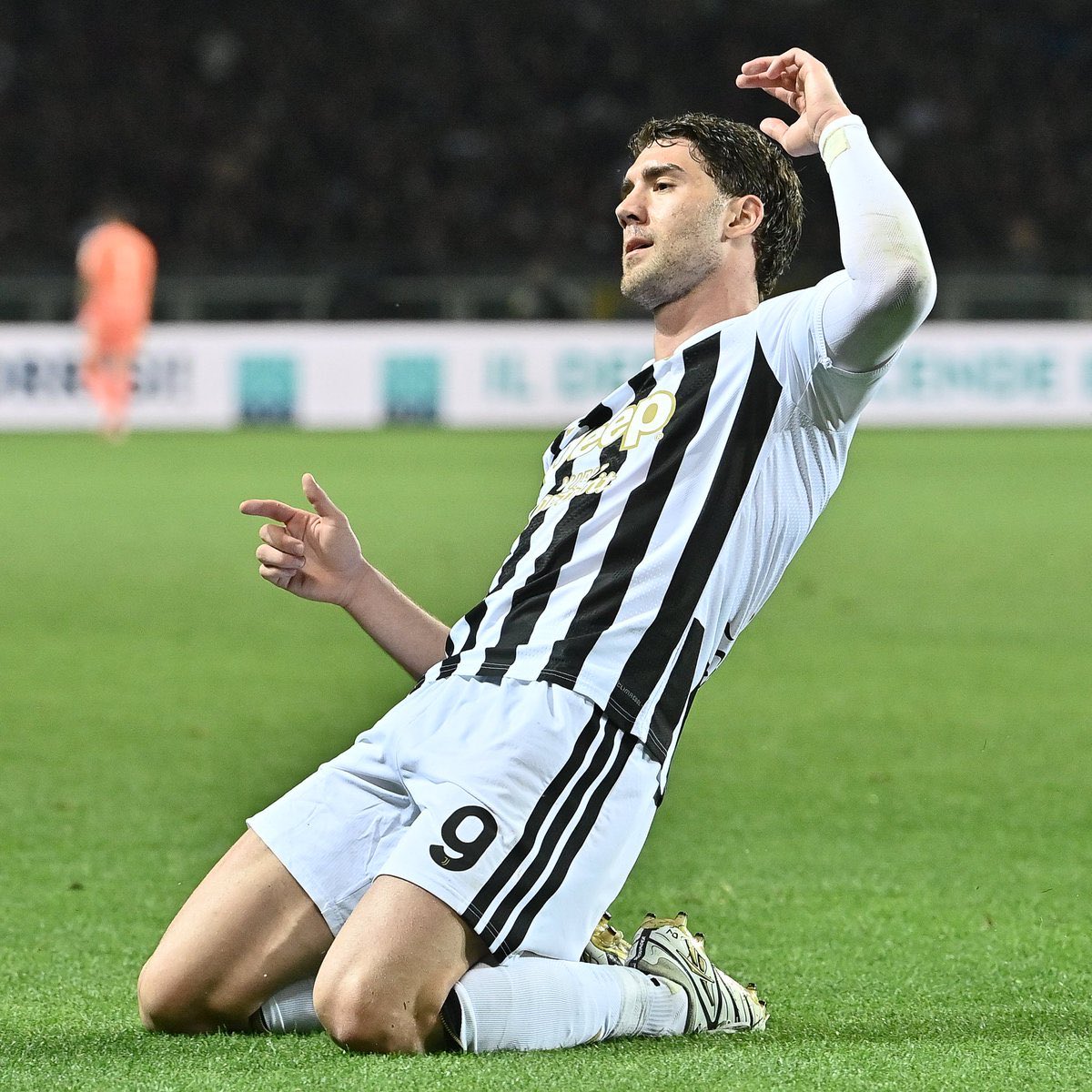 kartlnasaletijk's tweet photo. Beşiktaş, Dusan Vlahovic ile ciddi şekilde ilgileniyor. (Fabrizio Romano) https://t.co/ZUVZUZRB5R