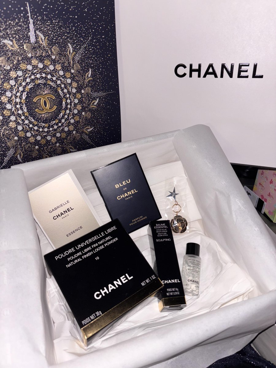 Raspberry_mis's tweet photo. My friend and I went shopping and bought some cosmetics. She was so eager that she opened the packaging before we even got home.🤣🤣 https://t.co/ZAqEgxaUHd