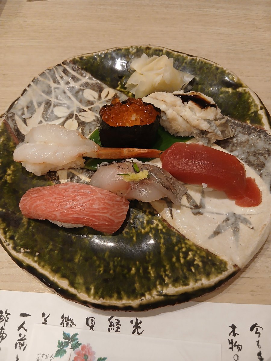 fl0wer_rabbit's tweet photo. 小田急町田店のレストラン街で食事をして、もころんステッカーを頂いた🙌全種類欲しい～ https://t.co/woOzBRvC5s