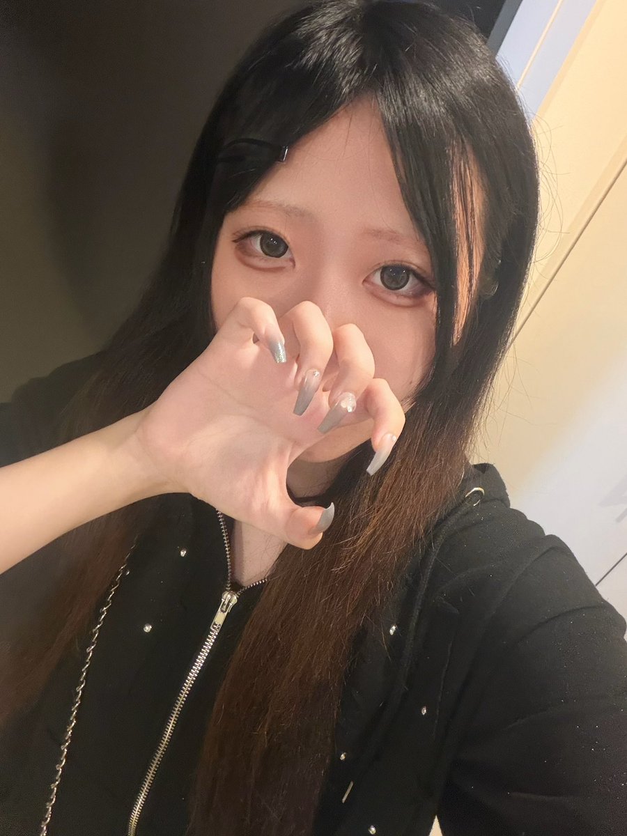 __0prayer's tweet photo. まえがみあげたのにあうかな https://t.co/BGv6v3DXvd