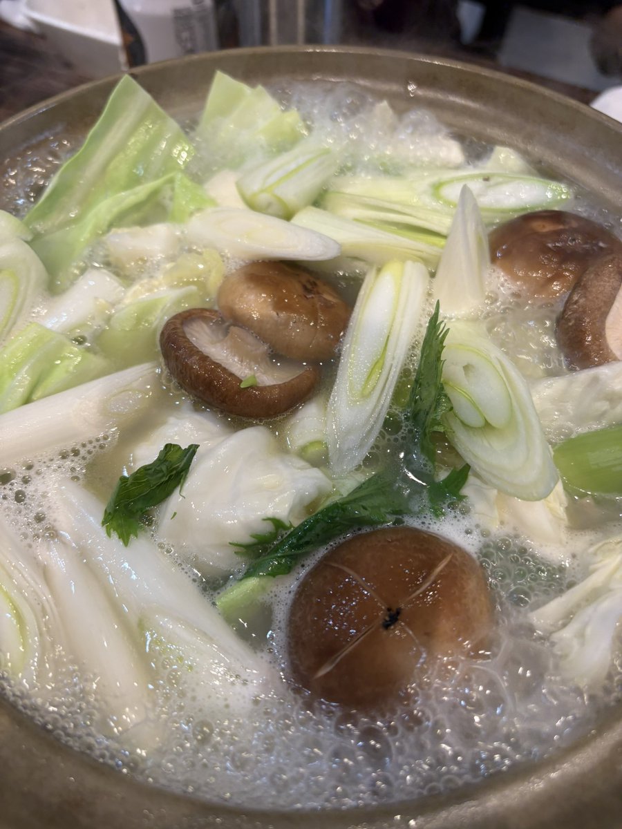 shihoko's tweet photo. 水炊きあったまるぅ🤬 https://t.co/XHSvldxPvW