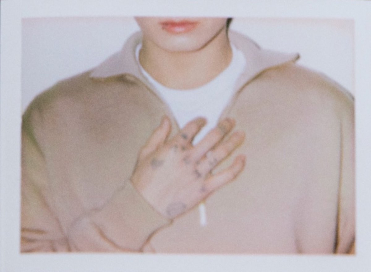 archiveforJK's tweet photo. jungkook polaroids for chanel beauty 📸 ‹𝟹 https://t.co/KQE5m8jogK