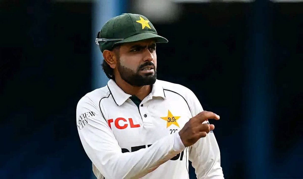 swatiyam's tweet photo. Defeated Sri Lanka in an away series as captain.Came back and ended Pakistan's eight-match away losing streak after 3 years and 9 days.
Kaptaaan Babar Azam for you. Still the best in the country 🐐🇵🇰 https://t.co/r88d3SPwvy