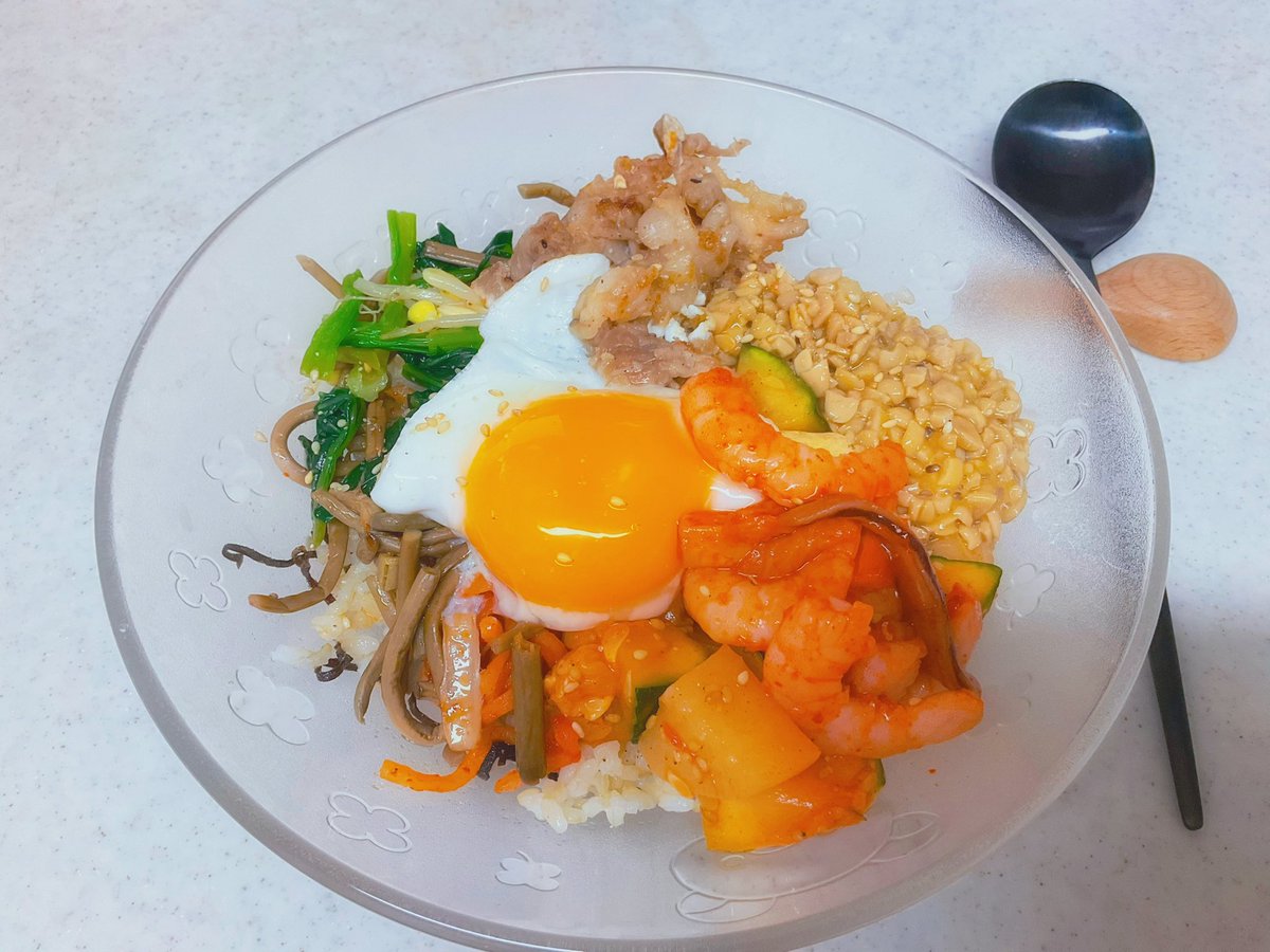 ToaOwmi's tweet photo. 本日の晩ごはん　納豆ビビンパ
納豆はひきわり派　

#ぼっち飯
#おうちごはん https://t.co/5eJOM1yIkS