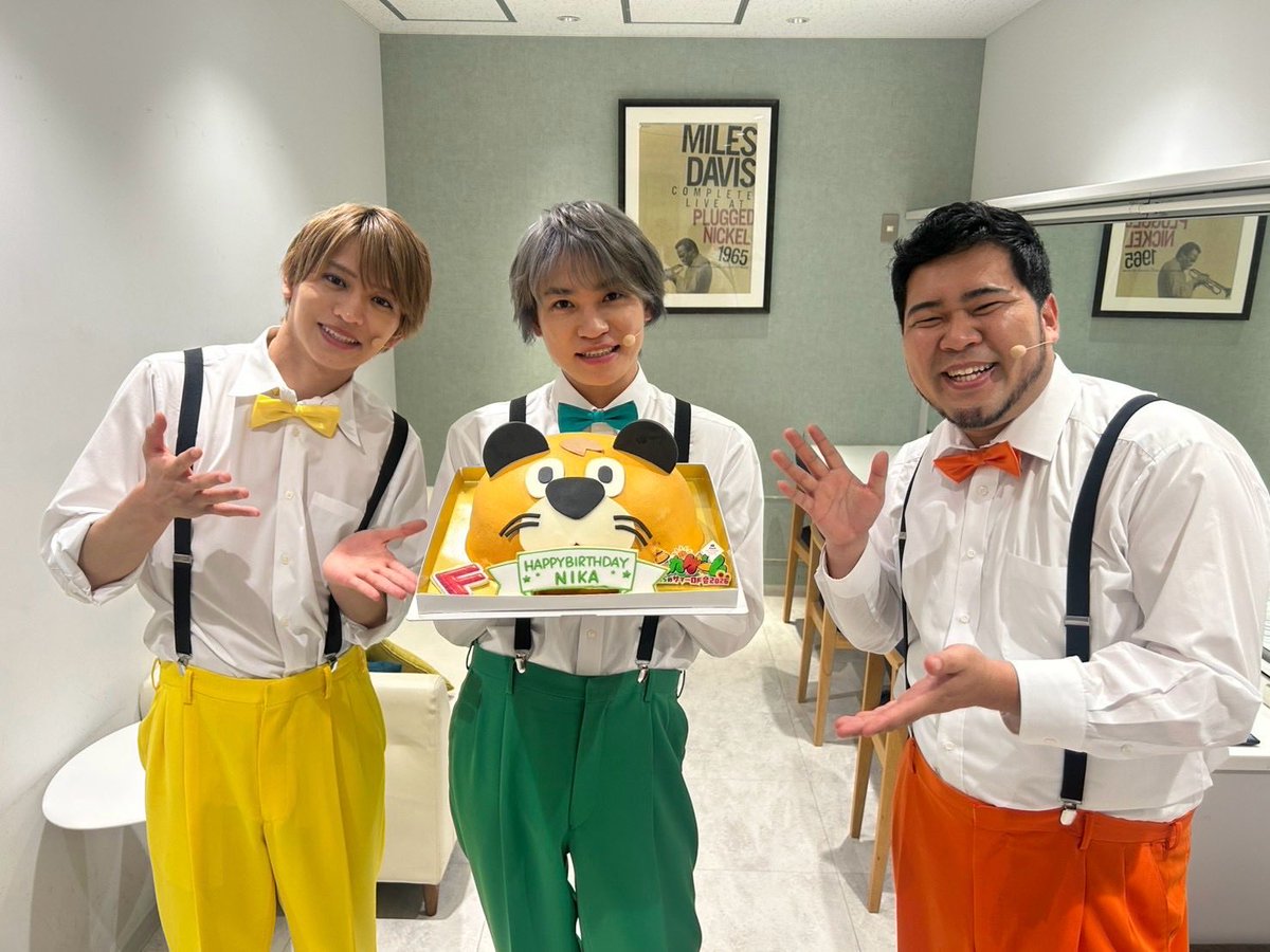 nika_game_EX's tweet photo. ニカゲーム イベント初日ぶじ終了

イベントではサプライズで
きのう誕生日だった二階堂くんをお祝いしたよ

周杜くん、ケムリ、ニカゲーマーの皆
これからも二階堂くんのことをよろしくね https://t.co/E1senimgxs