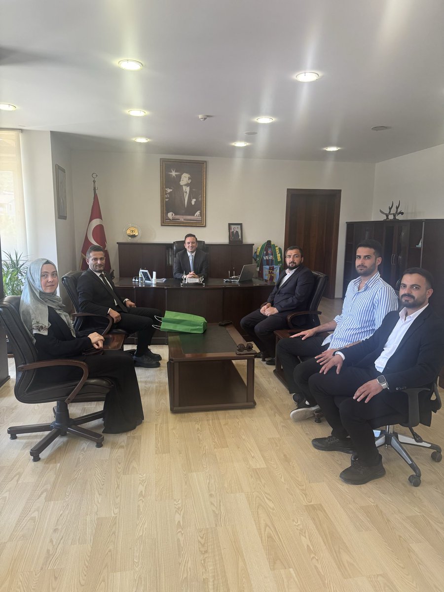 AltinovaKymkmlk's tweet photo. TÜGVA Yalova İl Başkanı Muhammed İkbal Dursun, İl Başkan Yardımcısı Nebiye Aydın ve Altınova İlçe Temsilcisi Umut Aykalkan, Kaymakamımız Sayın Göksu Bayram’a hayırlı olsun ziyaretinde bulundular.
Kendilerine nazik ziyaretleri için teşekkür ederiz. https://t.co/rNmpSc84HS