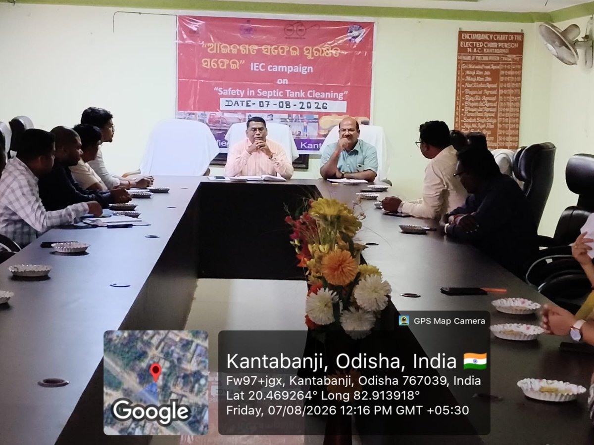 NACKANTABANJI's tweet photo. Remember, when you choose registered contractors, you help save lives and uphold the dignity of our workers.
Together, let’s ensure #SafeCleaning for a healthier community.
#GarimaScheme
#NoManualScavenging #ULBInitiative
#CommunityAwareness https://t.co/7UZbWfodb1