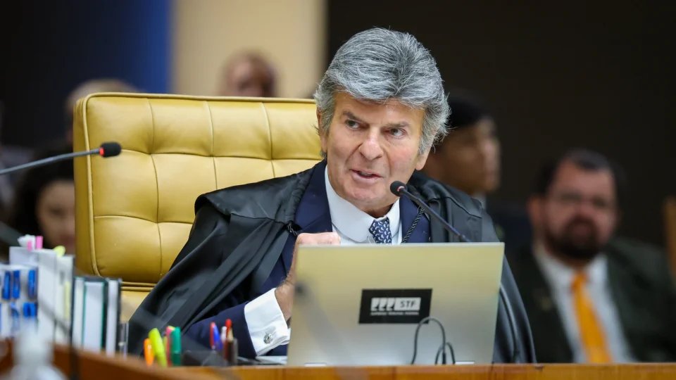 gazetadopovo's tweet photo. Fux vota para manter proibição de jogos de azar; Dino pede vista e adia decisão

https://t.co/MGG8J5J2fB https://t.co/CnqOTf5hUM