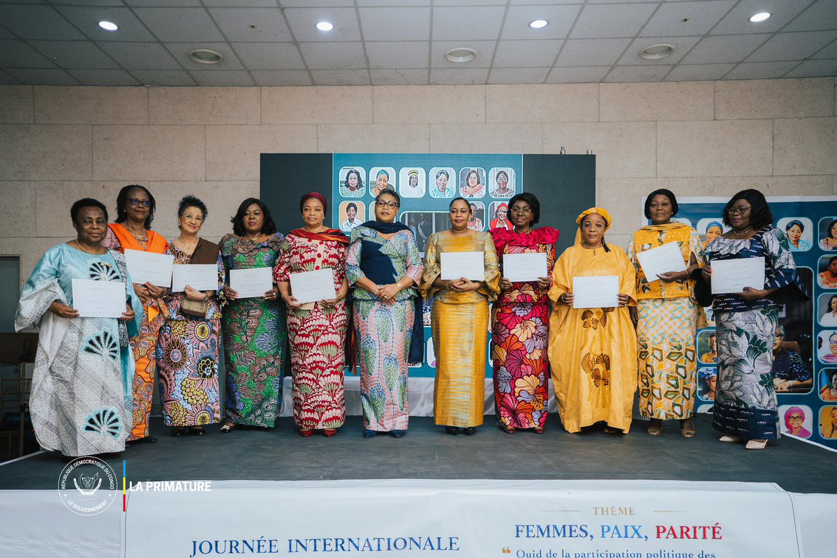 PrimatureRDC's tweet photo. #RDCongo #JIFA2026 #LeadershipFéminin
6 août 2026 | La Première Ministre, Cheffe du Gouvernement, Judith Suminwa Tuluka, a pris part à la 4ᵉ édition de la Journée Internationale de la Femme Africaine (JIFA), consacrée à la promotion du leadership féminin et à l’évaluation des avancées de la parité en RDCongo.

• Hommage aux pionnières de la parité et du processus de paix
• Plaidoyer pour un meilleur accès des femmes aux postes de décision
• Valorisation de la contribution des femmes à la paix, à la gouvernance et au développement économique
• Distinction de dix pionnières engagées pour l’égalité des genres

La Cheffe du Gouvernement a réaffirmé l’engagement du Gouvernement Suminwa à renforcer les mécanismes favorisant une participation accrue des femmes aux instances de décision et à faire du leadership féminin un levier stratégique pour le développement de la RDCongo.