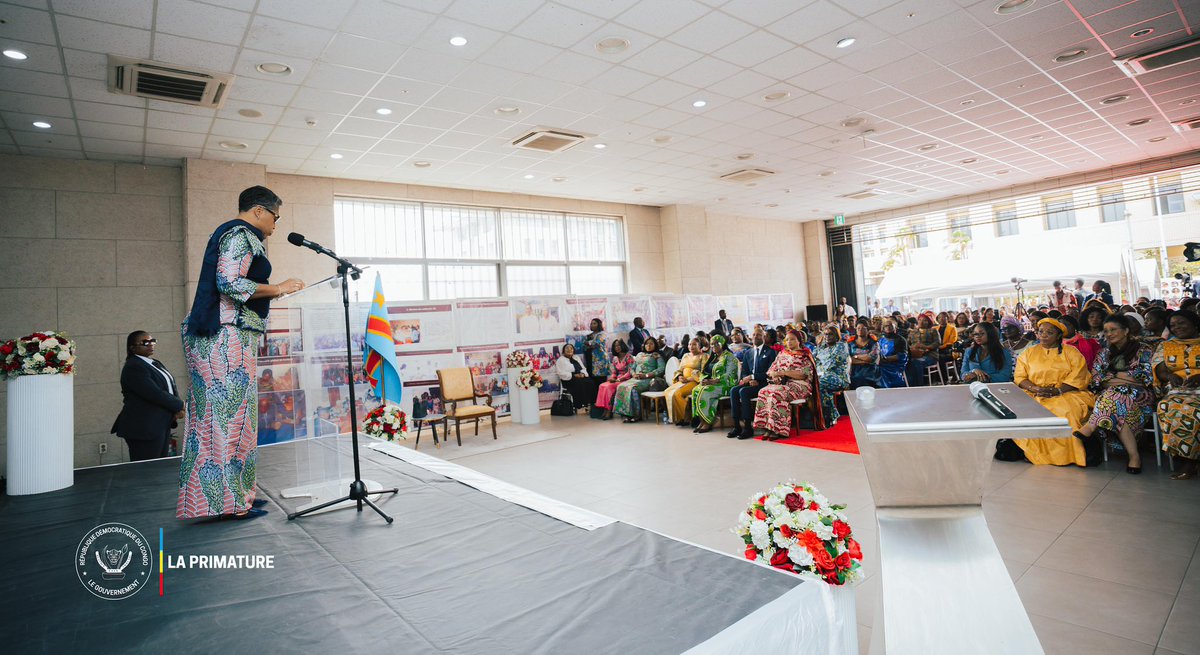 PrimatureRDC's tweet photo. #RDCongo #JIFA2026 #LeadershipFéminin
6 août 2026 | La Première Ministre, Cheffe du Gouvernement, Judith Suminwa Tuluka, a pris part à la 4ᵉ édition de la Journée Internationale de la Femme Africaine (JIFA), consacrée à la promotion du leadership féminin et à l’évaluation des avancées de la parité en RDCongo.

• Hommage aux pionnières de la parité et du processus de paix
• Plaidoyer pour un meilleur accès des femmes aux postes de décision
• Valorisation de la contribution des femmes à la paix, à la gouvernance et au développement économique
• Distinction de dix pionnières engagées pour l’égalité des genres

La Cheffe du Gouvernement a réaffirmé l’engagement du Gouvernement Suminwa à renforcer les mécanismes favorisant une participation accrue des femmes aux instances de décision et à faire du leadership féminin un levier stratégique pour le développement de la RDCongo.