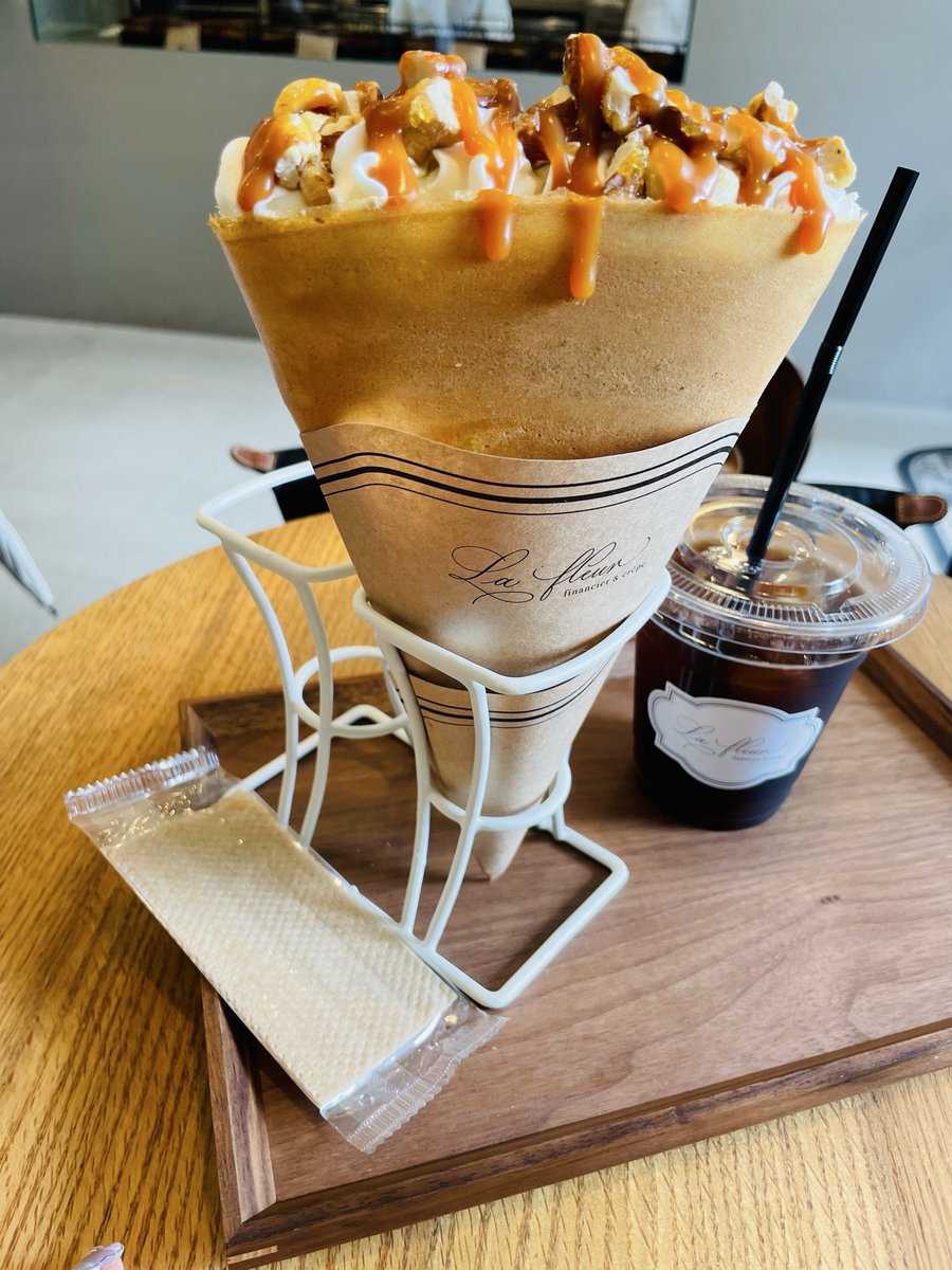 986_4_'s tweet photo. 普段ムラ行くときは観劇メインでなかなかゆっくり出来ないので、今日は行きたかったお店でご飯食べて大劇場近くをお散歩した。タカホの朝美さんも拝んできた🫶 https://t.co/KTVCrSalPc