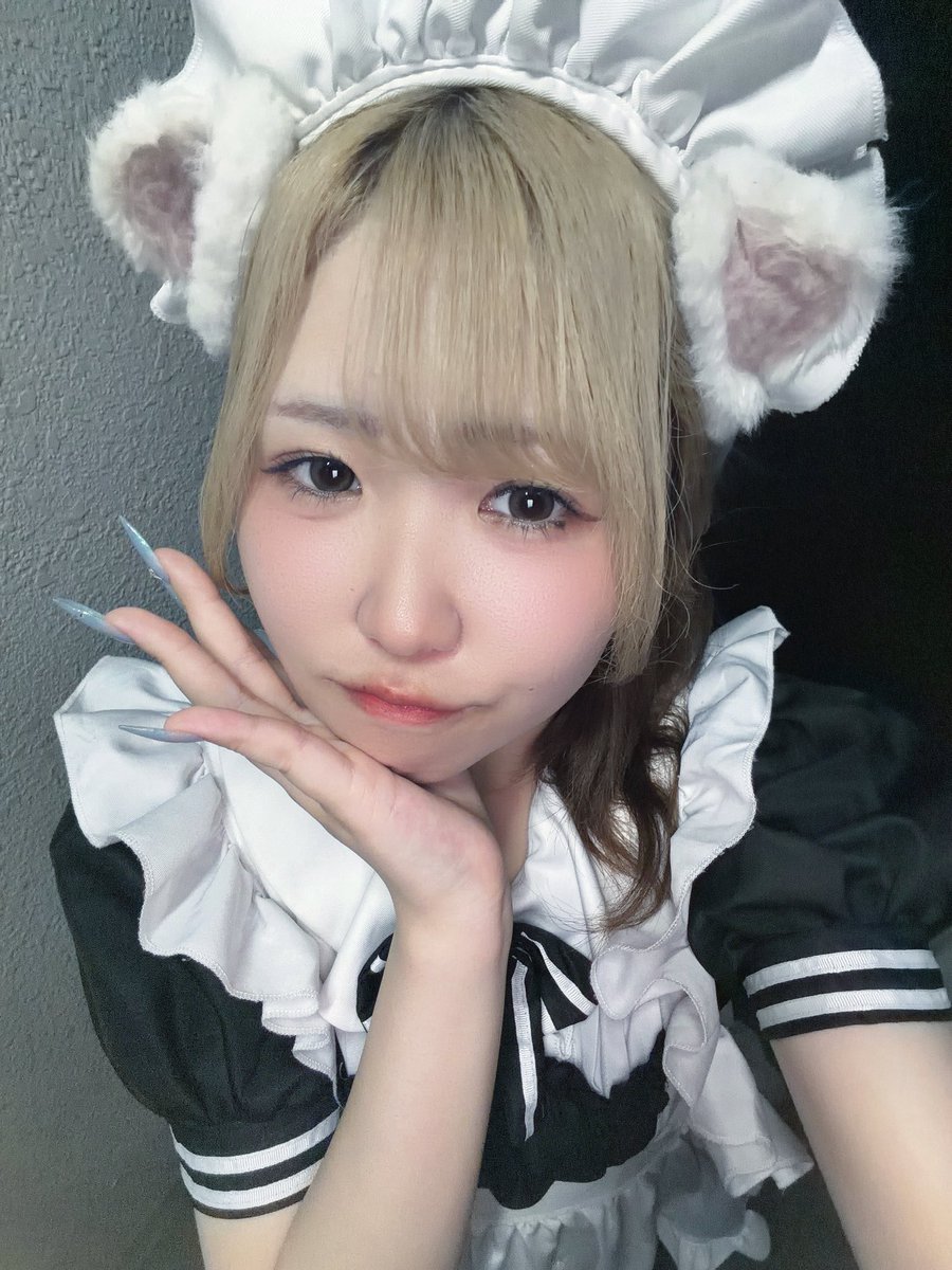 kanade15_15's tweet photo. 面白いくらい店前工事中でわろてます🚧
飲みべ高んちゅ、この指止まれー

#コンカフェ
#コンカフェ嬢
#コンカフェキャスト https://t.co/sIPk5F3eyA