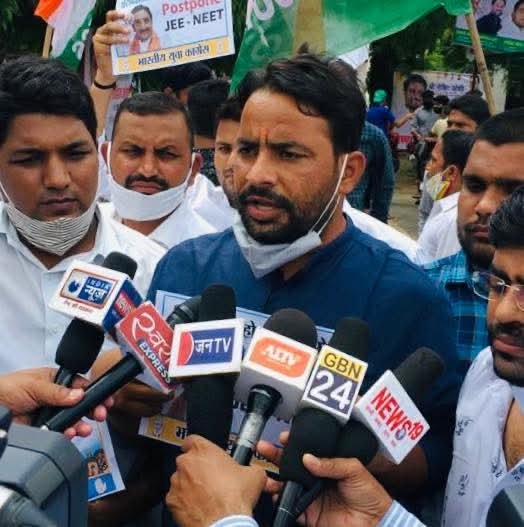 INCBhupendra_'s tweet photo. बड़े भाई श्रीं सुनील सिंघानिया (पूर्व जिला अध्यक्ष जयपुर शहर युवा कांग्रेस) को जन्मदिवस की हार्दिक बधाई एवं शुभकामनाएँ
 
 ईश्वर आपको स्वस्थ एवं दीर्घायु जीवन प्रदान करें ऐसी कामना करता हूँ ।
@SunilSinghania_ https://t.co/QM1YRu388U