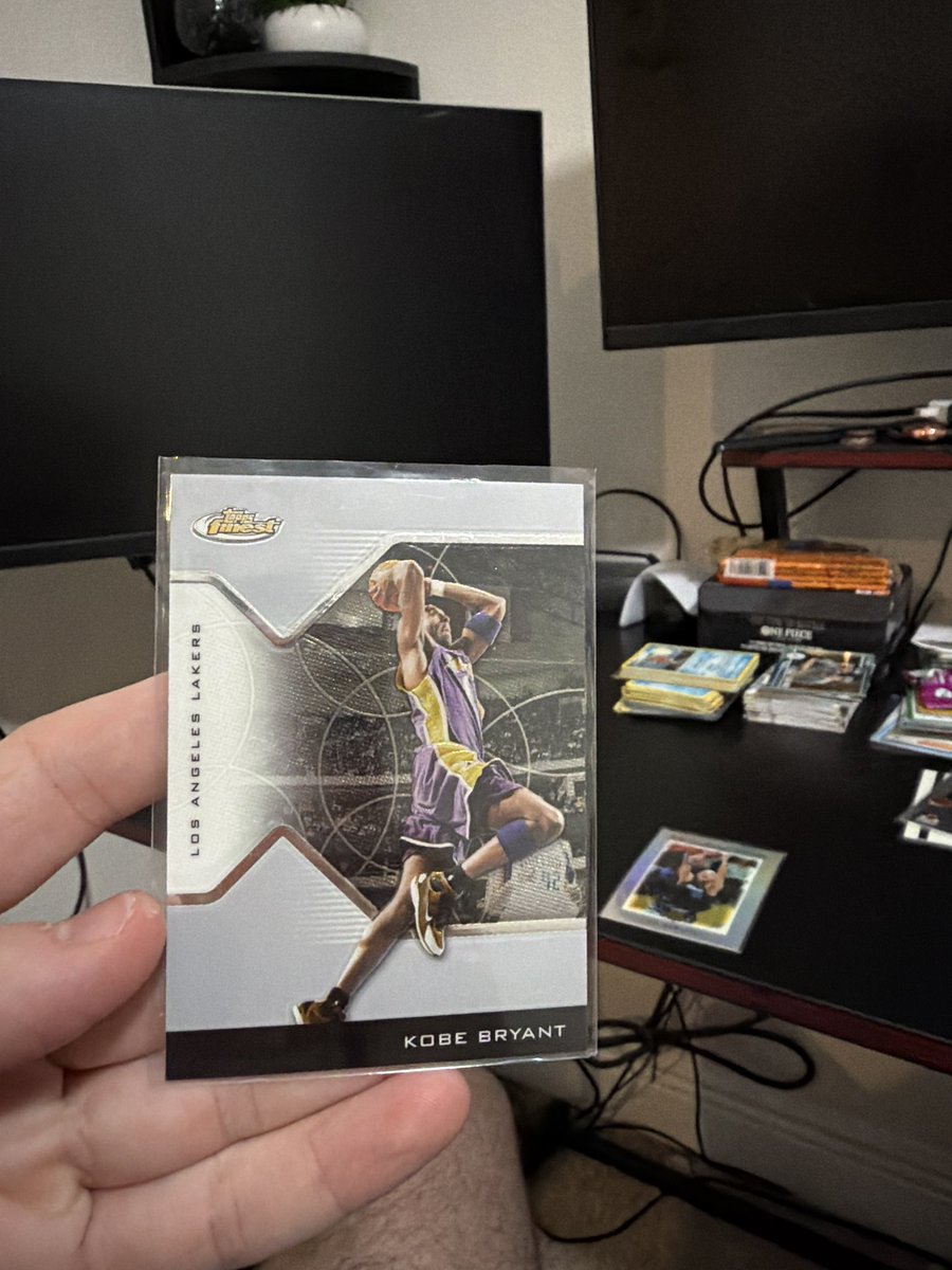 ToadyWanKenobi's tweet photo. Found some more oldies but goodies! Clown me all you want. Oddly enough, the Andrew Bogut numbered rookie card might be my favorite here. Just because of it being the last thing I expected to find 🤣
@CardPurchaser #SaveTheHobby https://t.co/DCNSIFEG0W