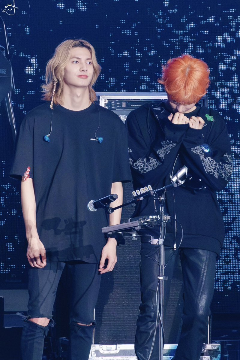 hide_ONmyside's tweet photo. 젤리 잘 있나 확인하는 옫냐이ㅠㅠ 아ㅠㅠ https://t.co/zxl26pKtGt
