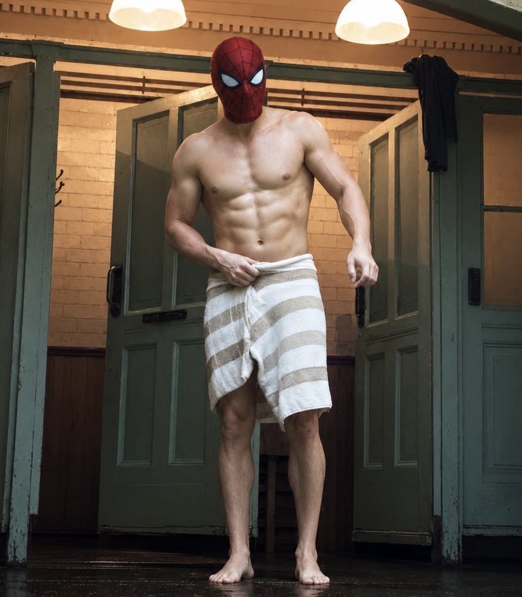 pubity's tweet photo. Tom Holland’s favorite workout for Spider-Man is the “Cindy” benchmark,  where you do as many rounds as possible in 20 minutes of 5 pull-ups, 10 push-ups and 15 squats.

His personal best is 27 rounds. https://t.co/uyVwKTpdF6