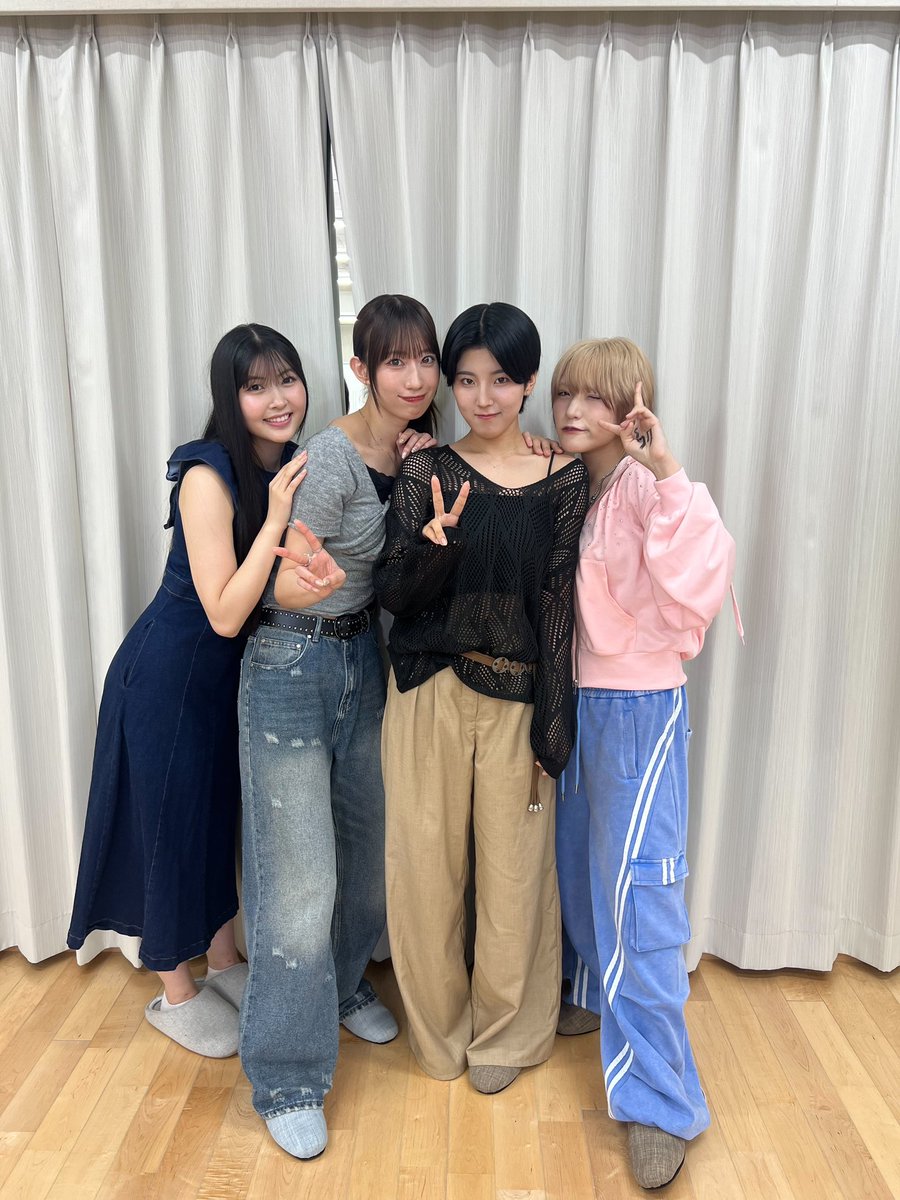BEYOOOOONDS_'s tweet photo. 本日メジャーデビュー7周年を迎えました🎉
いつも温かい応援ありがとうございます！

BEYOOOOONDSからお知らせが２つ！

①新メンバー3名ユニット加入🤍💚❤️

小島はな ···▸ 雨ノ森 川海
大坪茉乃、杉山結菜 ···▸ CHICA#TETSU

②各ユニット新リーダー発表✨

CHICA#TETSU ···▸ 西田汐里
雨ノ森 川海 ···▸ 前田こころ
SeasoningS ···▸ 平井美葉

今後とも進化し続けるBEYOOOOONDSの応援をよろしくお願いします！！！！！

#BEYOOOOONDS #ビヨーンズ
#ビヨ7周年