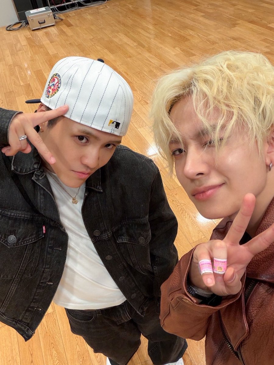 xeeszme's tweet photo. KAZtheFIRE 인스타그램 #에반 #EVAN 

It was super nice to meet and get to dance with you! https://t.co/Ht4vu1Ud5N