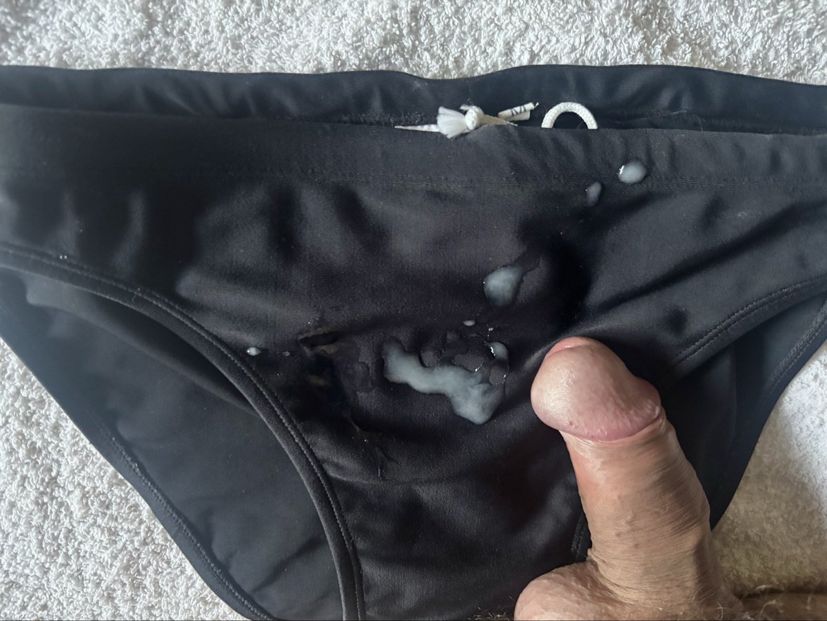 slibard77's tweet photo. Mouiller le maillot 🍆💦
#trunks #cum #menunderwear #slip #briefs https://t.co/YLuvmSgRgO