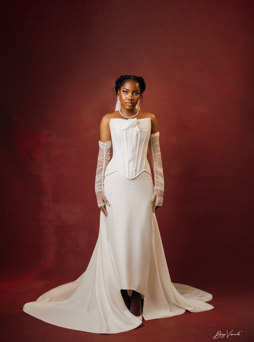 beyond_oyinkan's tweet photo. I recreated this look by Wiederhoeft for a civil wedding. 
#tellmewhaticannotdo https://t.co/ROyxEKG1qE