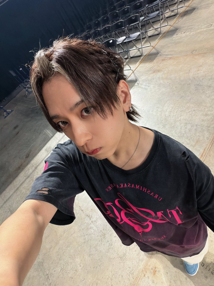 shima_s2's tweet photo. ららアリーナ1日目ありがとうございました！！！

今日もすんげーーー楽しかった！！
くっそーーー個人的にはちょっとミスってしまったのが心残りですが。。。😭

明日も、頑張るよーーー！！楽しもうね！

今日はぽんぴー！編み込み！！どう？似合うかな？ https://t.co/Tkxhu6OYga