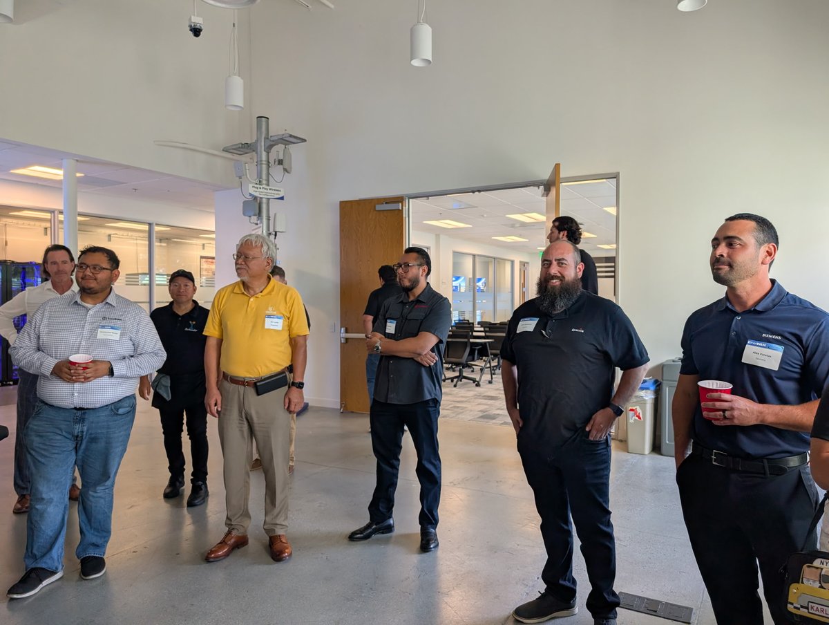SIAonline's tweet photo. 🌟Highlights from a great #SIAThere! SoCal!
❤️Thanks to everyone who joined us yesterday in Irvine, CA for a fun evening of #networking, drinks, hors d'oeuvres & #securityindustry connections, courtesy of @EtherWANSystems.
📌Check out SIA's calendar: https://t.co/3XZYyhalHc https://t.co/VG0hI44MM1