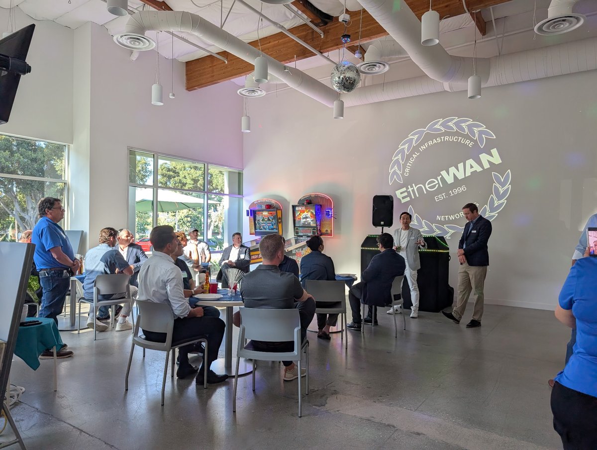 SIAonline's tweet photo. 🌟Highlights from a great #SIAThere! SoCal!
❤️Thanks to everyone who joined us yesterday in Irvine, CA for a fun evening of #networking, drinks, hors d'oeuvres & #securityindustry connections, courtesy of @EtherWANSystems.
📌Check out SIA's calendar: https://t.co/3XZYyhalHc https://t.co/VG0hI44MM1