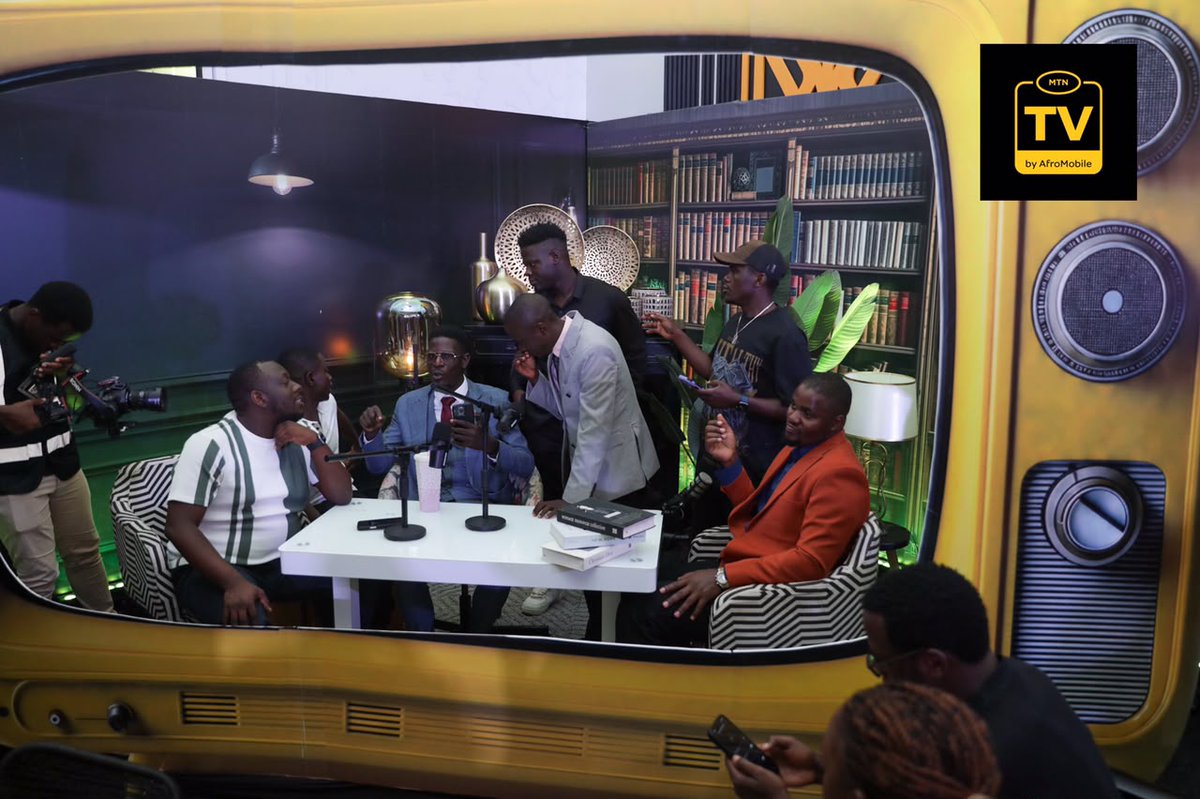 mtntvafromobile's tweet photo. If given the chance to name this podcast, depending on who you see in these photos...

What would you name this podcast?

#MTNtvByAfroMobile #MyScreenMyRules https://t.co/RfhhI22Arf