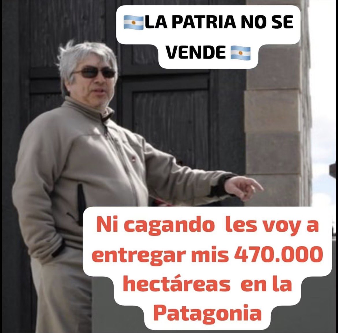 MikeFseven77's tweet photo. @JMilei está muy bien que el presidente no intervenga en asuntos judiciales y que diga “que lo resuelva la justicia” pero cuando la justicia pasa a ser cómplice y no hace “justicia” muy por el contrario duerme causas, beneficia a corruptos asesinos delincuentes estafadores y hace la vista gorda ante delitos graves como haberse robado media Patagonia y miles de millones de dólares ante la vista de todo el país y por el sólo hecho de recibir coimas, deja de ser justicia, se supone que el presidente debería intervenir y exigir que se haga justicia RÁPIDAMENTE y se expropie las tierras robadas y se decomisen las propiedades adquiridas con plata robada a los argentinos, eso también es obligación del presidente, no sólo acomodar la economía y el estado que lo está haciendo bien, esta tarea es tan importante o más como todo lo que hizo hasta ahora! Los argentinos de bien (que sómos más) lo vamos a apoyar.