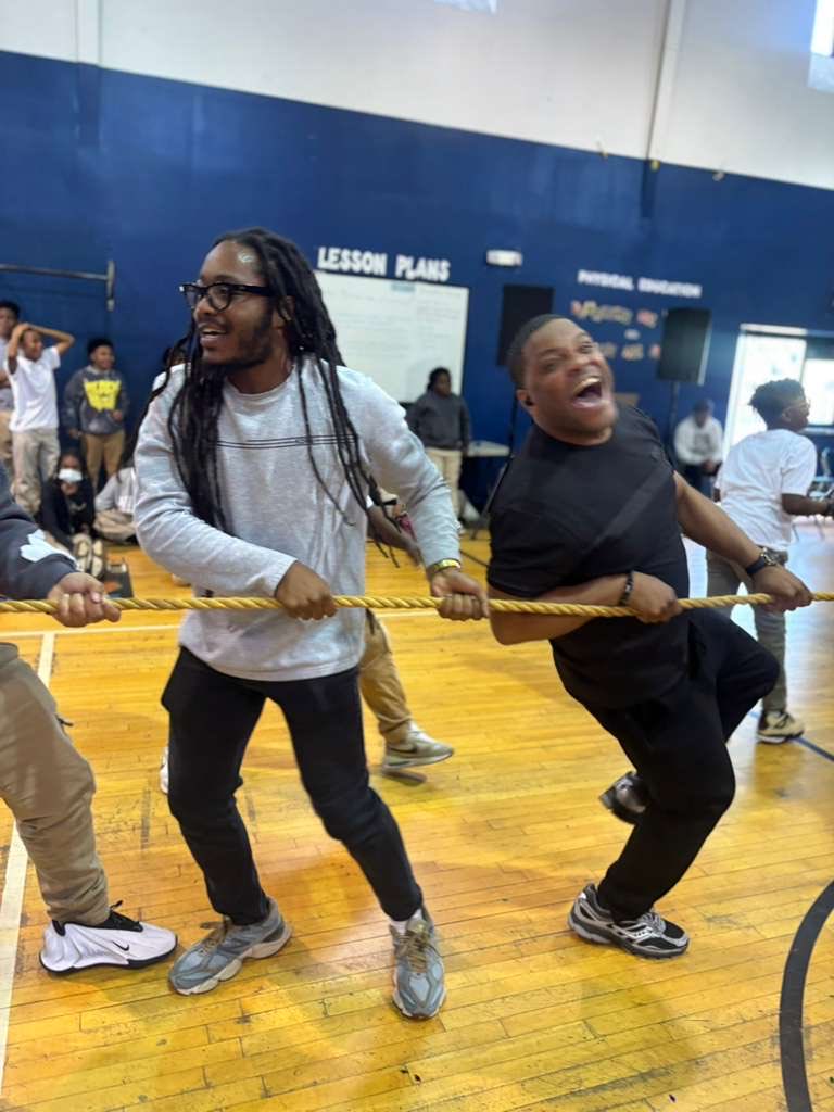 jonesbpmath's tweet photo. Good ole team building 
#fpcsbp #onefriendship #aspiremore #friendshipsjourneyto30 https://t.co/3xgolnwhFf
