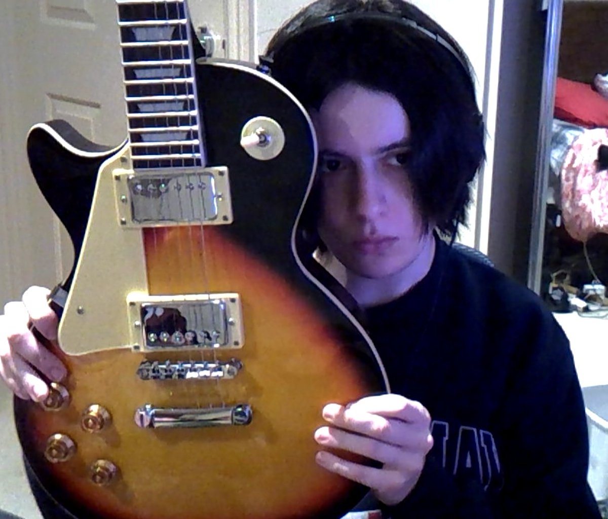 omygoshitsjacob's tweet photo. sorry for not posting alot guys i bought a new guitar though... https://t.co/1jqcNDav9O