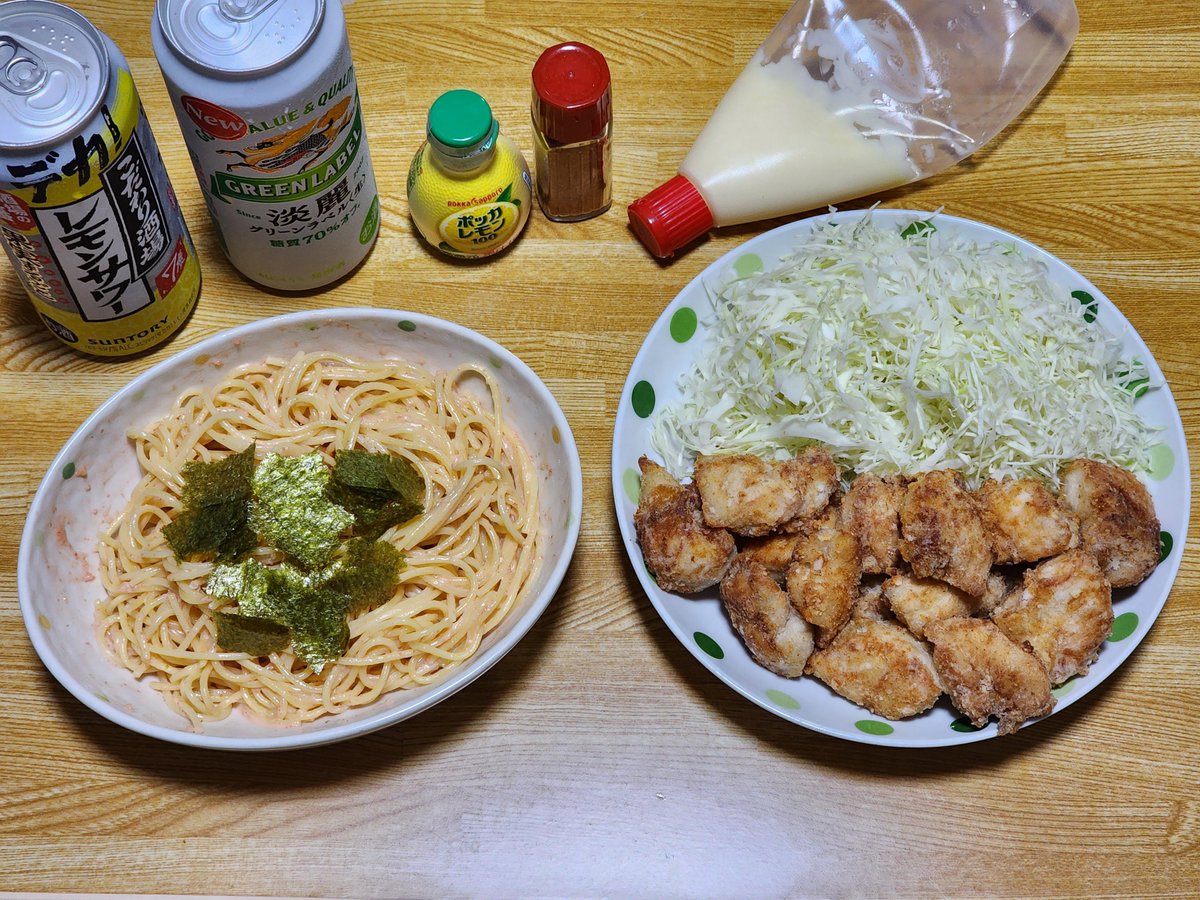 2000KL__'s tweet photo. 夜ご飯🍺

たらこクリームパスタ
鶏ささみの旨塩から揚げ https://t.co/27gXxHwcyb