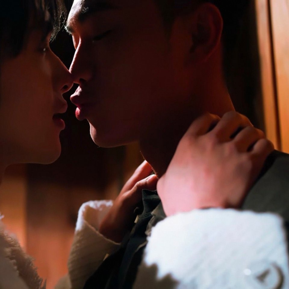 bear4whale's tweet photo. is this changyang or jingyu? genuinely asking https://t.co/uHTQaGUwE1