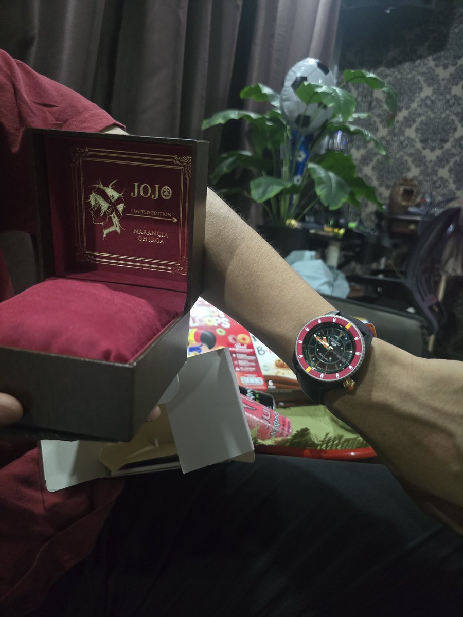 hareef02's tweet photo. Got my brother the Narancia watch. Now he owns one too~ #JJBA #goldenwind https://t.co/evtPrwxwNW