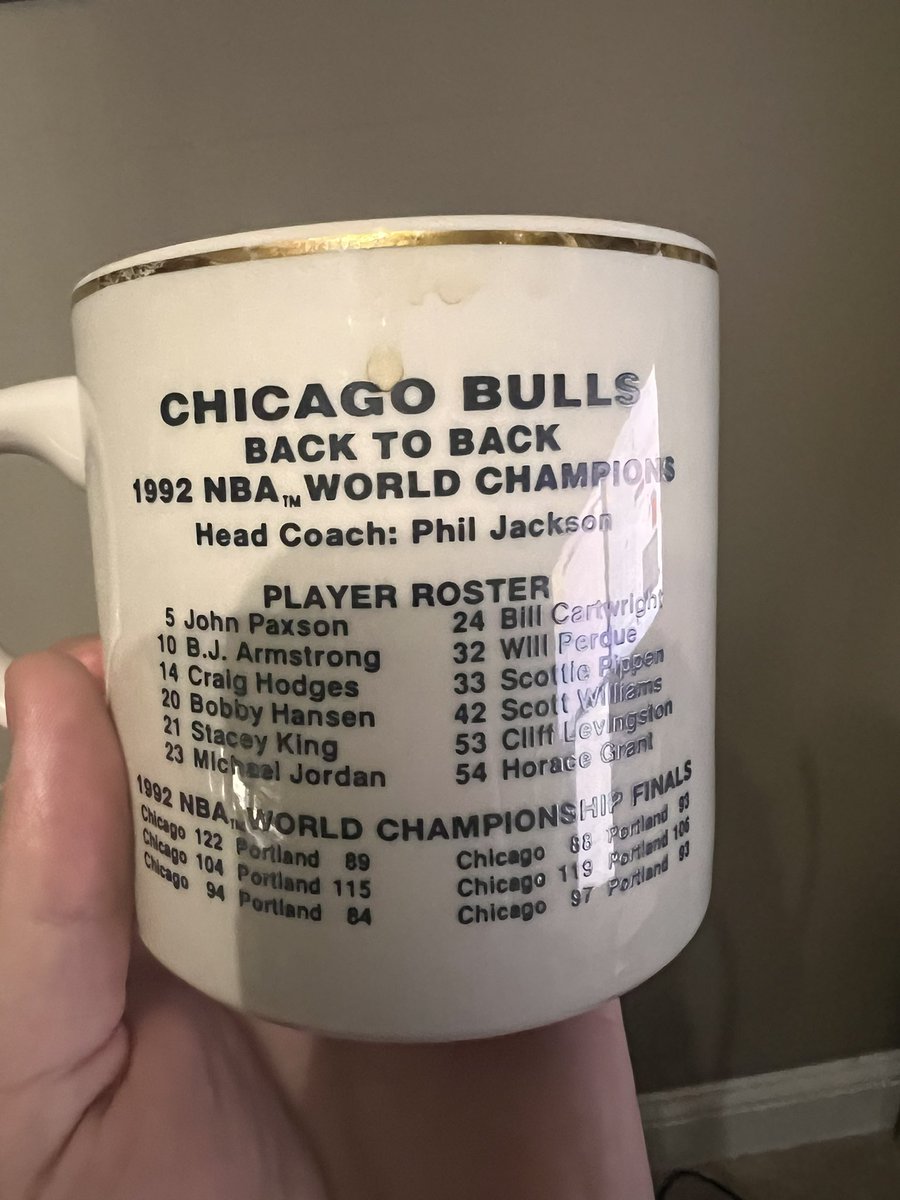 petergomezpunch's tweet photo. Found an absolute gem in the rents household #lebronsmygoatbutdopemug https://t.co/UMSZ9iRiJW