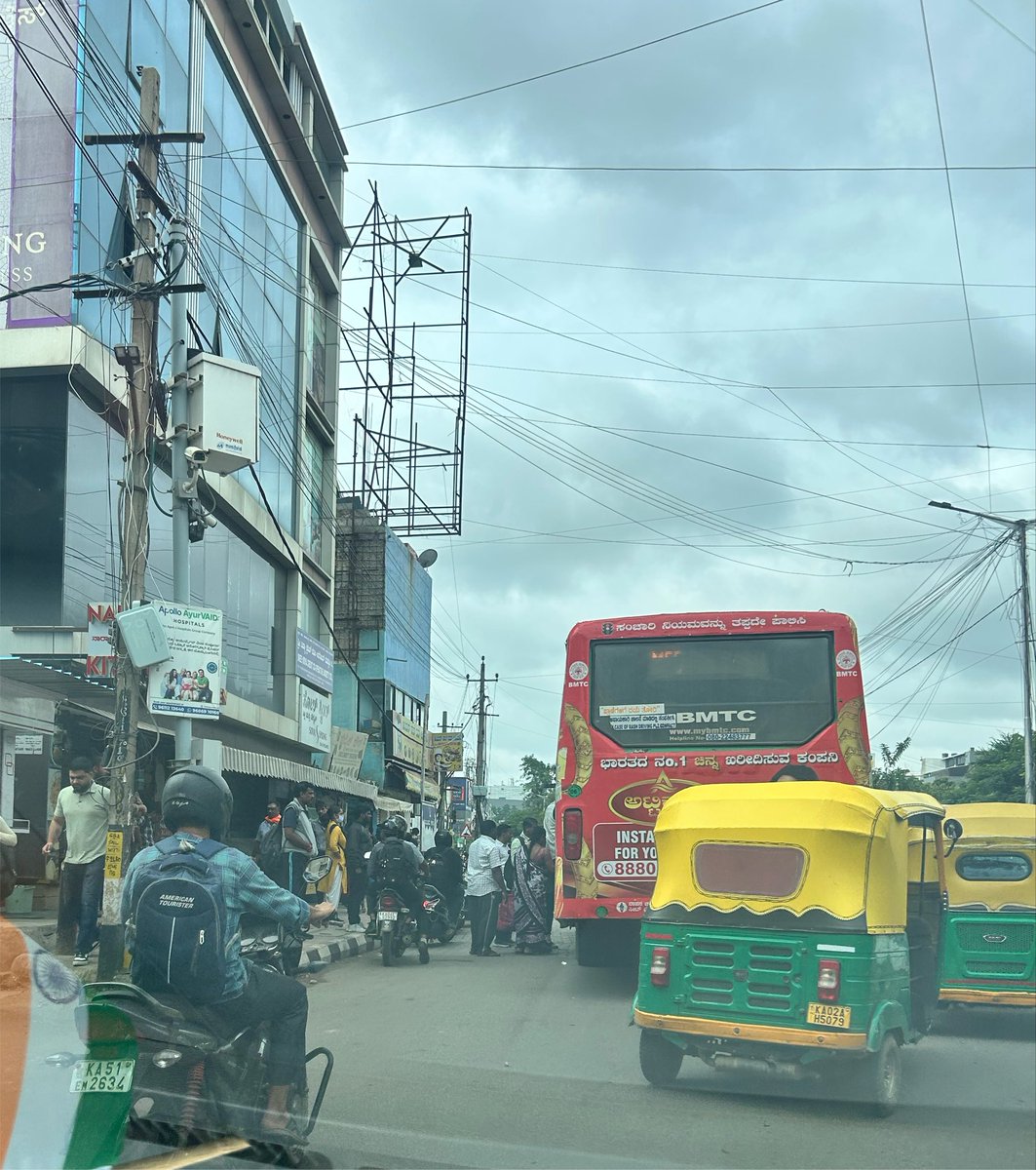 vinodblru's tweet photo. Please move bustop away from #Domlur flyover landing on inner ring road. This creates major #traffic jam in the morning and evenings. Also #SonyWorld Junction right after signal woodland stores should be moved away #100meters from junctions and flyover landings
@krishnabgowda @GBAChiefComm
@Jointcptraffic
@CPBlr
@DgpKarnataka
