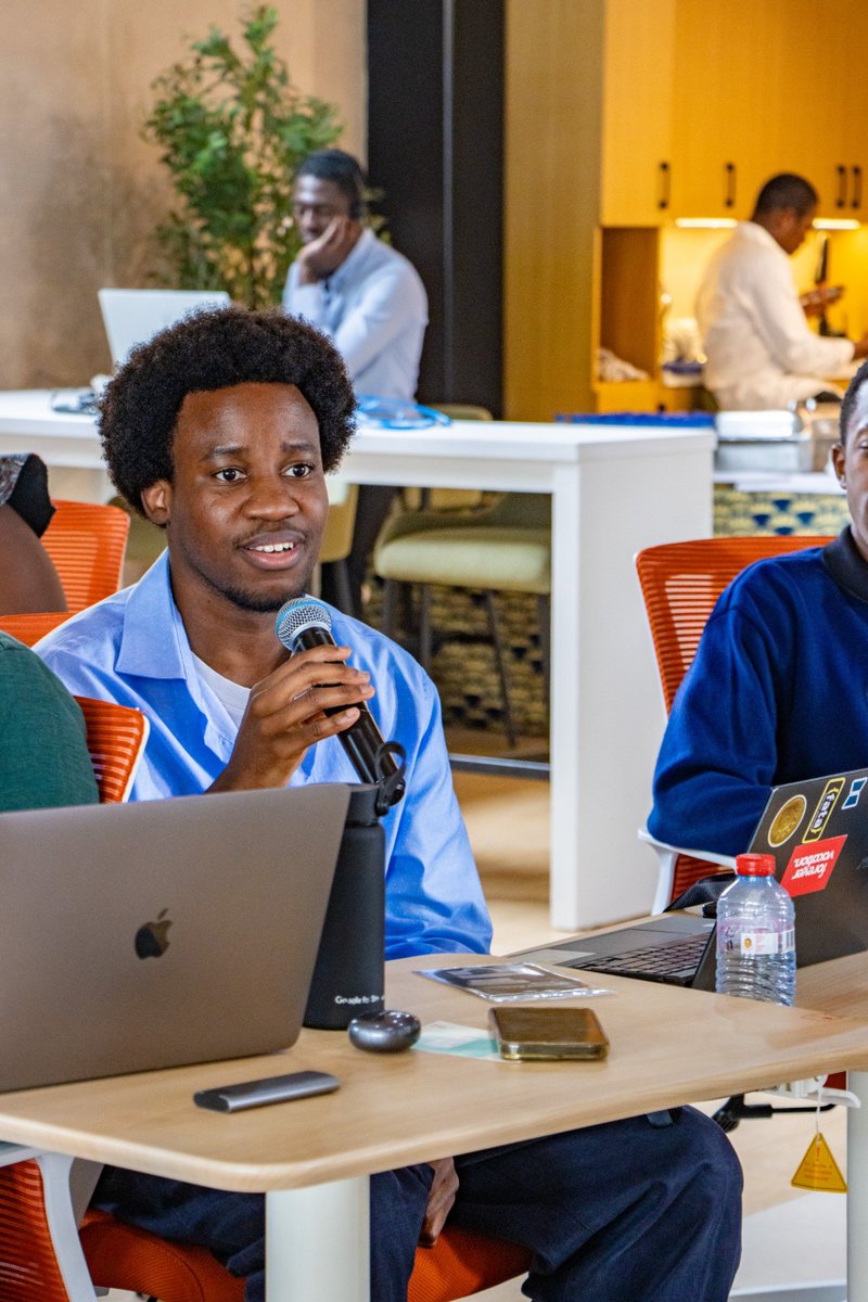 djantatechhubtg's tweet photo. Cap sur le pitch final ce samedi 8 août ! 🚀
📸 Retour en images sur cette J1
#MESPTN #DjantaTechHub #CCHUB #InnovAction #Bootcamp https://t.co/6ar8uGdVqD