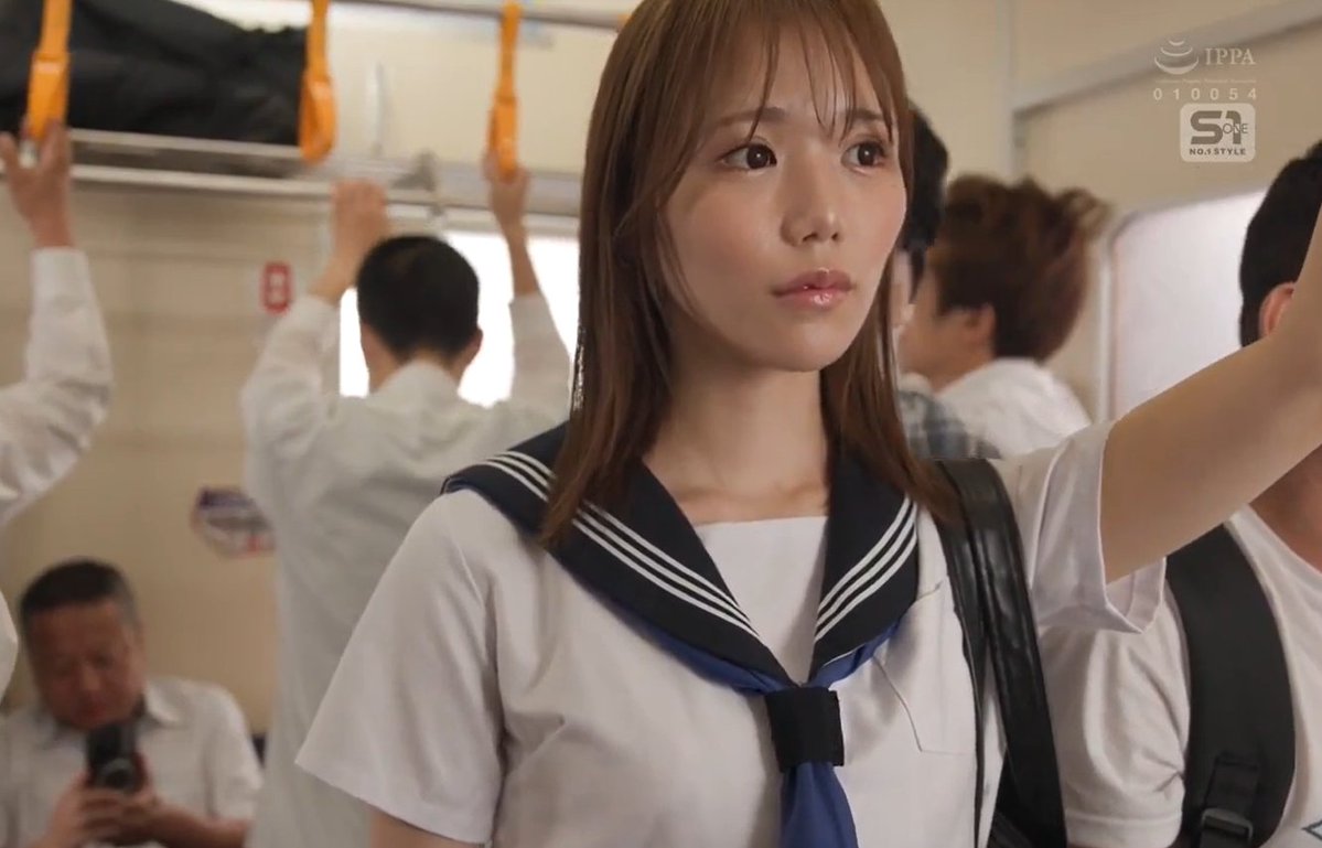 91JAVGF's tweet photo. SNOS-146 渡边穗乃香 她制服下异常修长的手臂和腿，以及170的非凡身高都暴露在公众的注视之下。
#电车 #校服 #羞辱 #痴女
完整版：https://t.co/RIJsWslYzO https://t.co/s4UyrcV00T