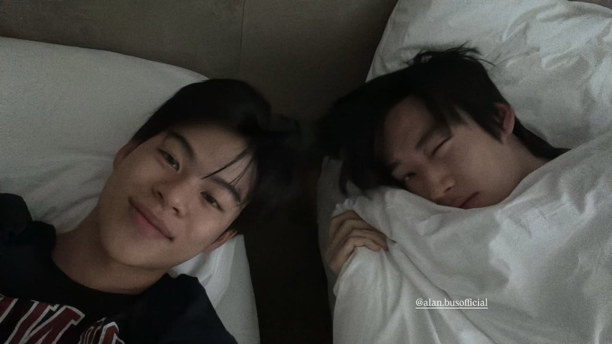 pinnarjjee's tweet photo. ตื่นเที่ยงครับวันนี้ ผมรู้เพราะพวกผมก็ตื่นพร้อมกัน >< https://t.co/dHfpQuABqD