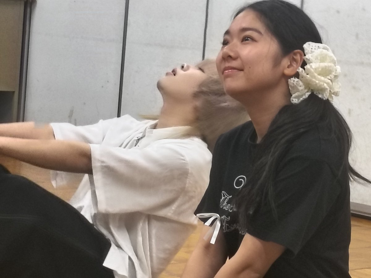 LINXS1967's tweet photo. 心彩さん。
芯がある女優だと認識している。
そして揺るがない。
指針があるから仲間が集まる。

自分では不器用だと思っているかもだが
だからこそ魅力的なのだ。
彼女はこれからも嘘をつかない。
芯を喰った生き方をきちんとしていくだろう。だから #珠石座R は観届けたい。
僕自身の観劇本数は10.000本くらいだと思うのだが、この作品を観れるのはメモリアルだと感じている。
それくらい超楽しみ。
皆んなで感想を共有したい作品。

珠石くんも哉聖くんも頭5つくらい抜けている感覚。

是非！