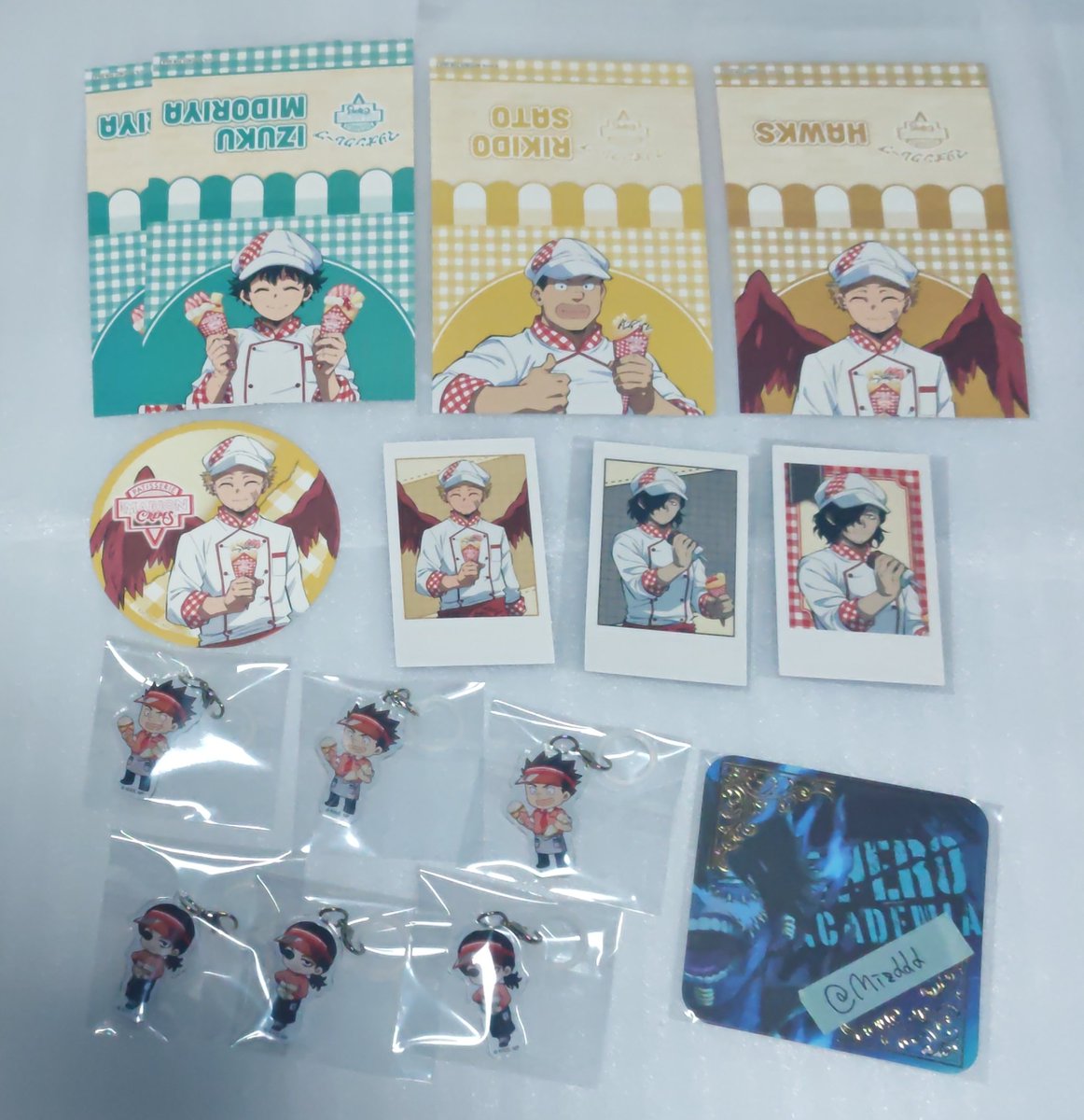 Mizddd's tweet photo. 【交換】ヒロアカ マリオンクレープ デスクカード  コースター ポラショット めじるしキーホルダー

譲 : 緑谷･砂藤･相澤･ホークス
求 : 同種轟

都内手渡し または 郵送。
めじるしキーホルダーのみ譲渡可能です(1点500円)。
コースターはアニカフェ(轟･荼毘)との異種交換も可能です。 https://t.co/BdwKGV15ri