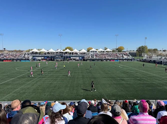 MaximeTruman's tweet photo. ⚽️ On me dit que la surface du Stade Boréale sera remplacée durant l'entre-saison. Les Roses et le Supra disputeront donc leurs matchs sur une toute nouvelle surface synthétique dès le début de l'année 2027.

Ce ne sera pas un luxe ; la surface du Stade Boréale est critiquée de toutes parts depuis quelques mois.

La pression des Roses, du Supra, des partisans et des médias aura fait la différence.