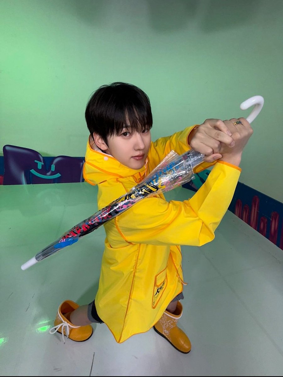qudtlr2's tweet photo. 오늘 뭐 이계훈의 날인가요?
지금 위플립 전원 이계훈한테 함락당해잇는 상태에서 블로그까지 준다고 https://t.co/ZIKeqfBq1m