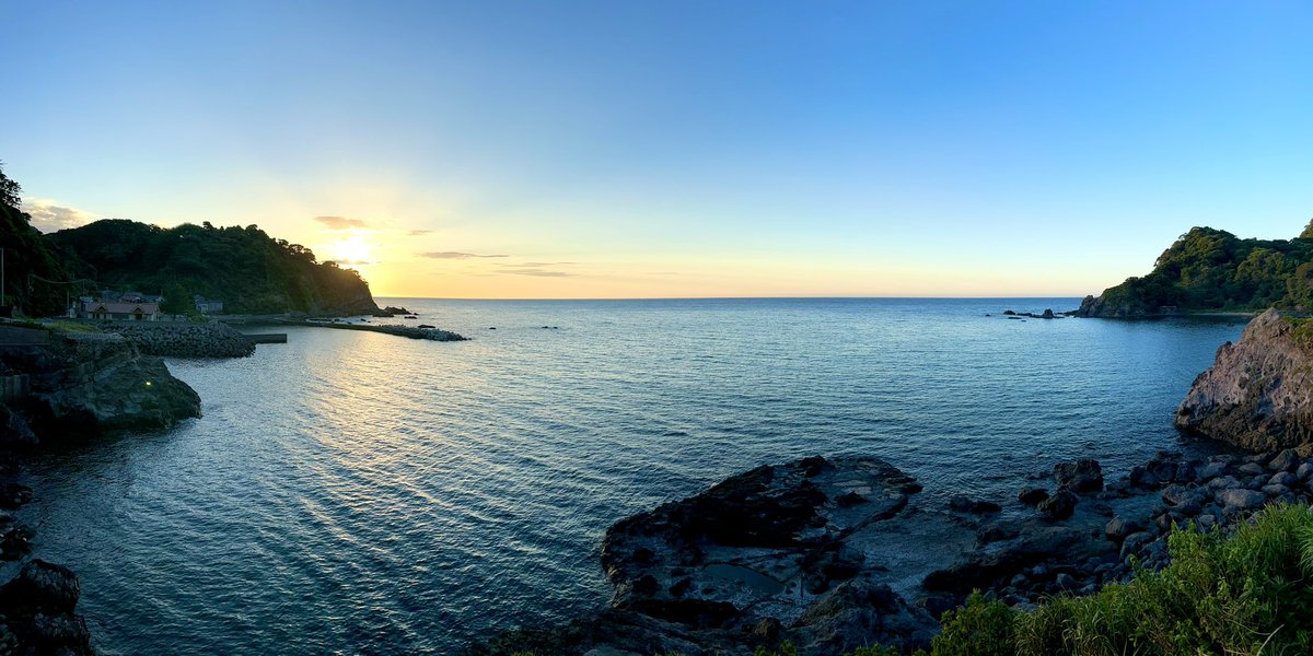 AMG05013750's tweet photo. 日本海の夕日
納品で海沿いを走ってたら夕日があまりにもキレイだったので車を停めて眺めてました
#夕日
#日本海の夕日 https://t.co/Qkz8a1KK9d