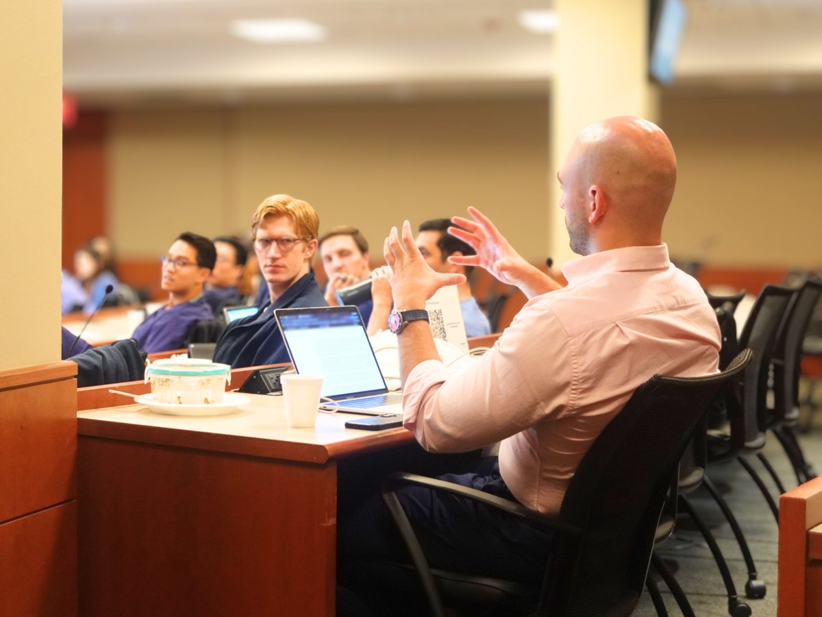 utsweye's tweet photo. This morning during Grand Rounds we heard insightful resident case presentations from Dr. Ahmed Alshaikhsalama and Dr. Jeel Mehta.
Thank you to our residents, fellows, & faculty for their continued commitment to excellence in ophthalmology.
#Myopia #Retina #UTSW https://t.co/KacHuOfdSb