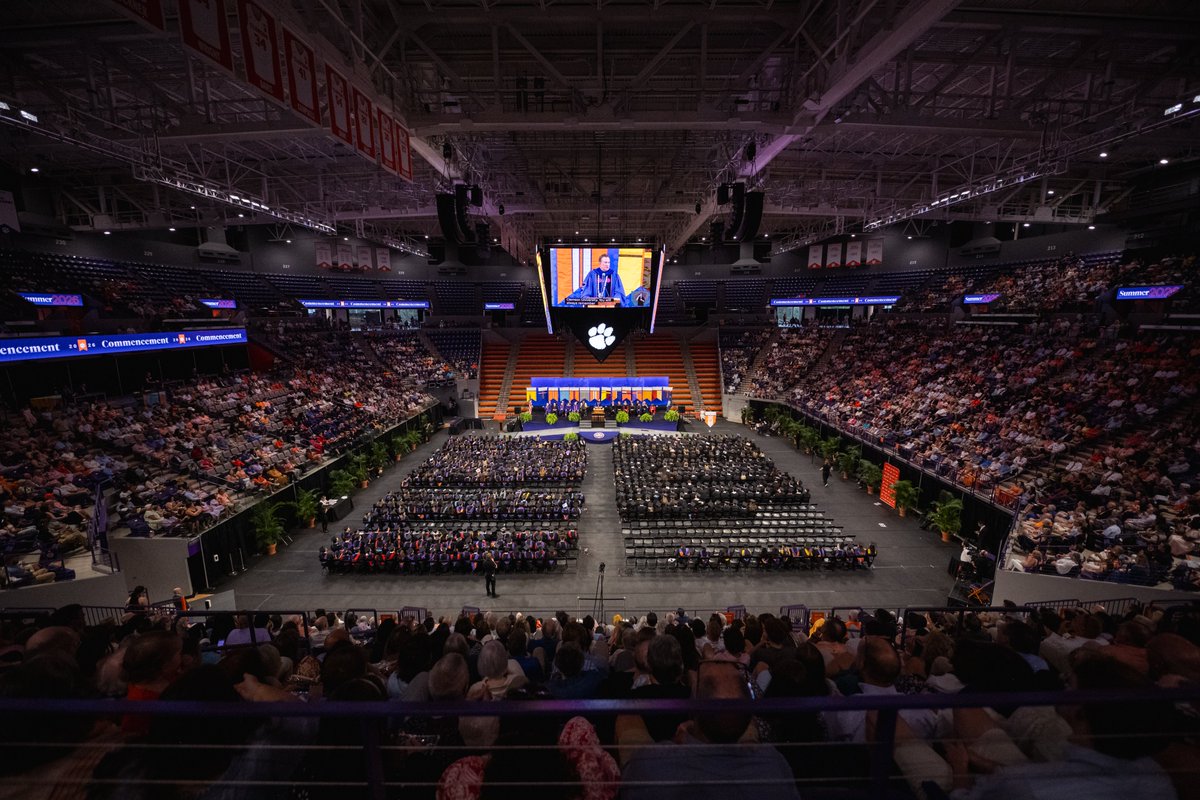 clemsonprez's tweet photo. Wrapping up my first full week as President by celebrating the Class of 2026! I’m proud of our newest Clemson Alumni and I can't wait to see where your Clemson journey takes you next. https://t.co/wcRN7z2yyx