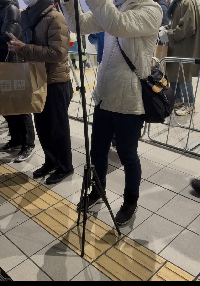 bareruyosonouti's tweet photo. これを注意しただけですけど？

当時の画像等で確認すると言われたのは次の日でした。
『オババ様』です。まだ人をあまり『犯罪者』呼ばわりされてはいなかったかと。

これ、あなた庇えますか？
私は犯罪者ではありませんので。
どうかお口の方は、この件に関してはご自重くださいね。 https://t.co/7y6v5KTZOH