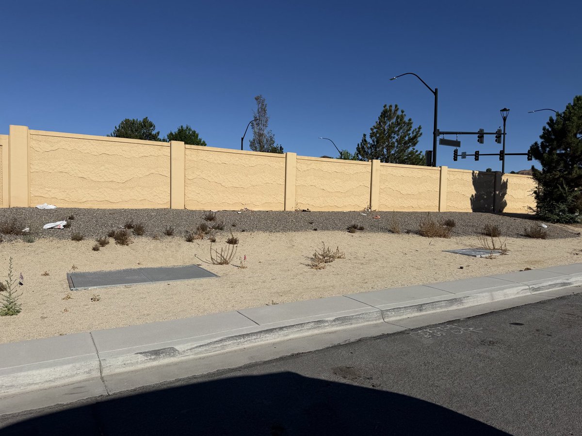 MimiMom1979's tweet photo. @cityofsparks  This is Nelson way. This is your property…. Clean it up https://t.co/Xwwx7xTsiD