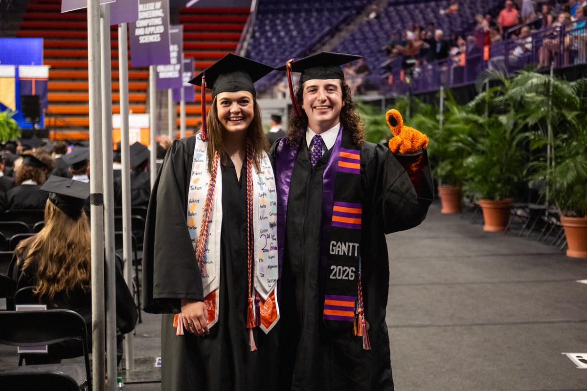 clemsonprez's tweet photo. Wrapping up my first full week as President by celebrating the Class of 2026! I’m proud of our newest Clemson Alumni and I can't wait to see where your Clemson journey takes you next. https://t.co/wcRN7z2yyx